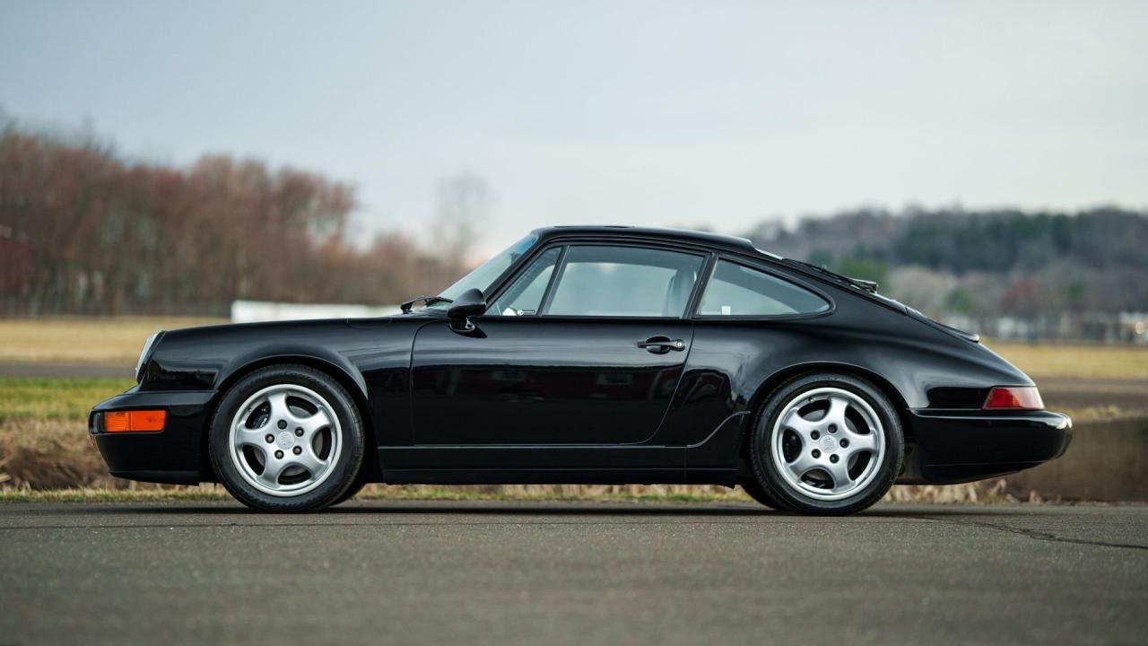 1990 Porsche 911 Carrera 2 Coupe