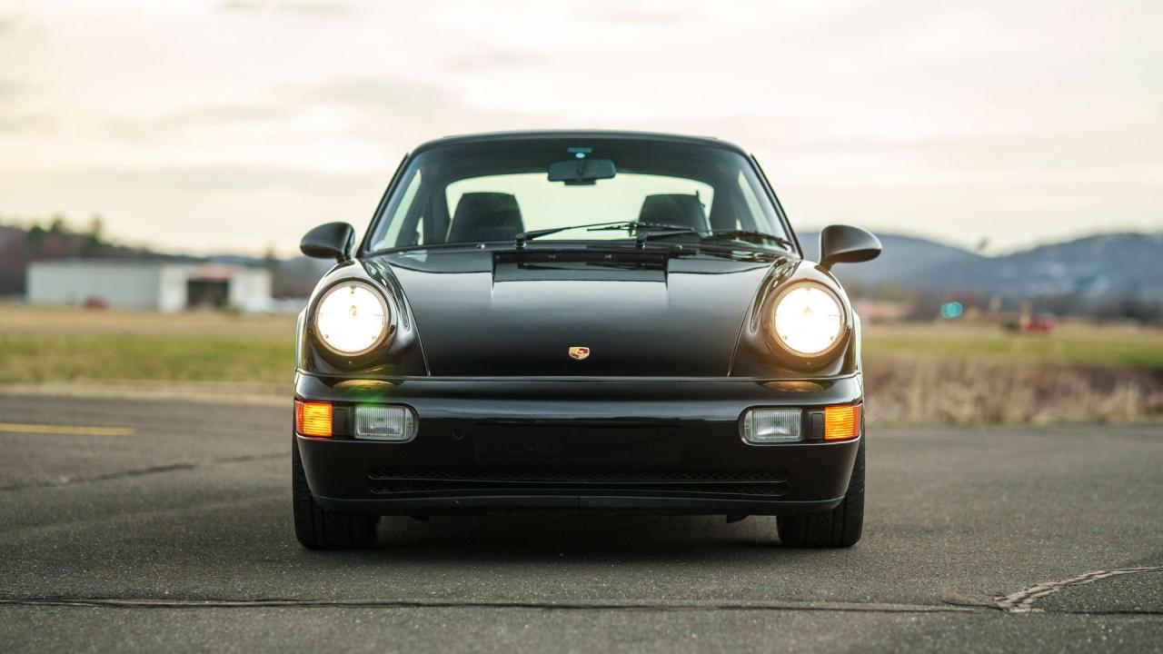 1990 Porsche 911 Carrera 2 Coupe