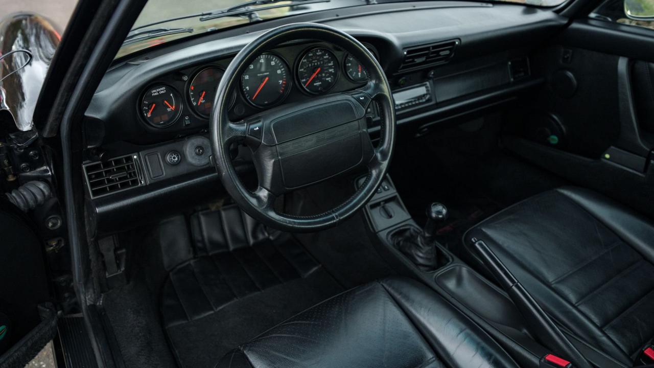 1990 Porsche 911 Carrera 2 Coupe