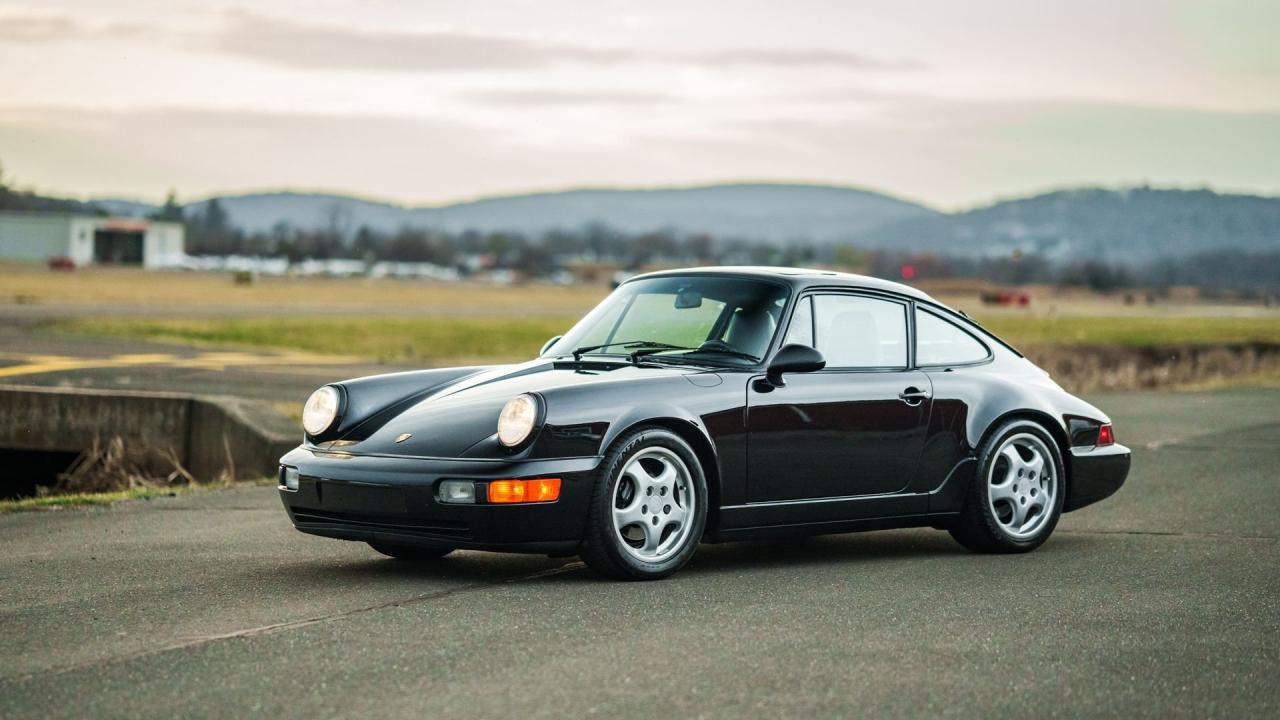 1990 Porsche 911 Carrera 2 Coupe