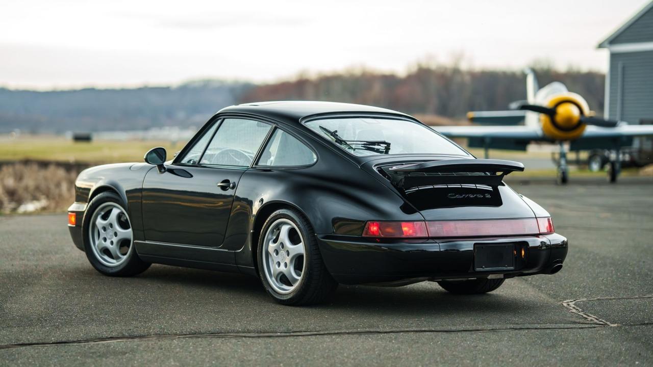 1990 Porsche 911 Carrera 2 Coupe