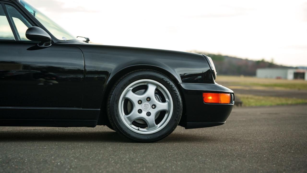 1990 Porsche 911 Carrera 2 Coupe