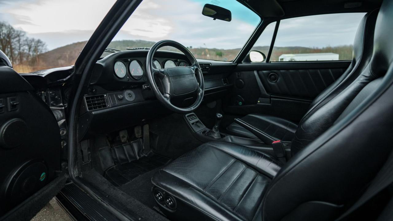 1990 Porsche 911 Carrera 2 Coupe