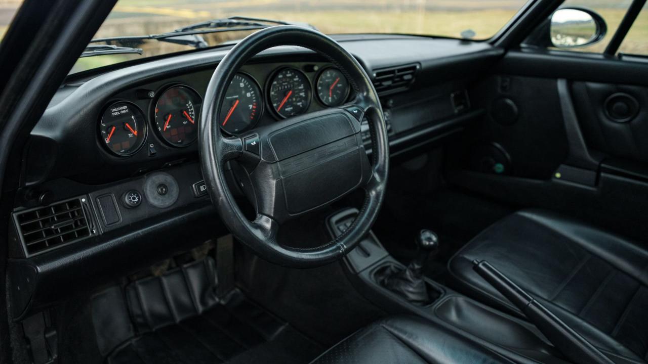 1990 Porsche 911 Carrera 2 Coupe