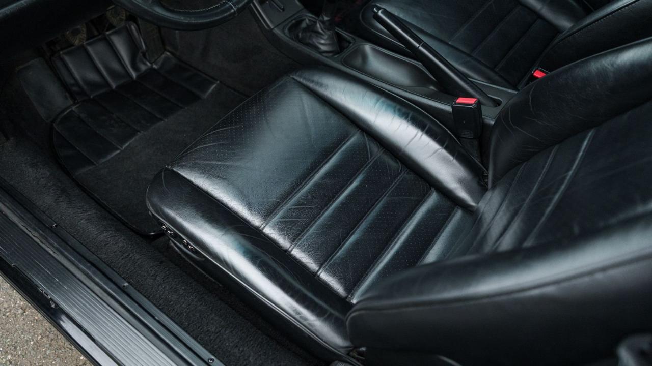 1990 Porsche 911 Carrera 2 Coupe