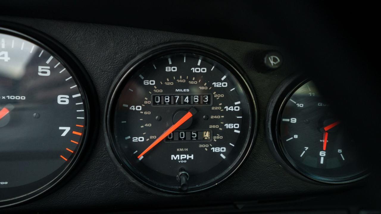 1990 Porsche 911 Carrera 2 Coupe