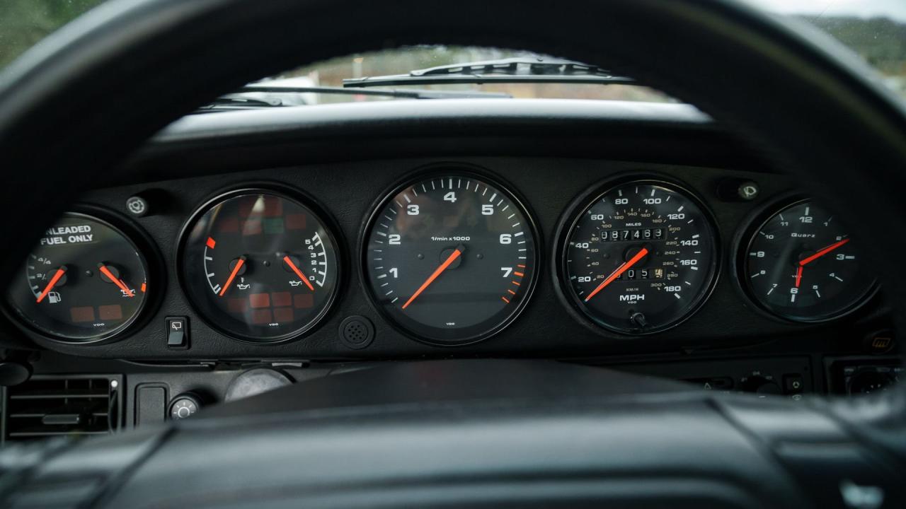 1990 Porsche 911 Carrera 2 Coupe