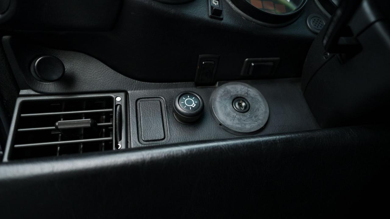 1990 Porsche 911 Carrera 2 Coupe