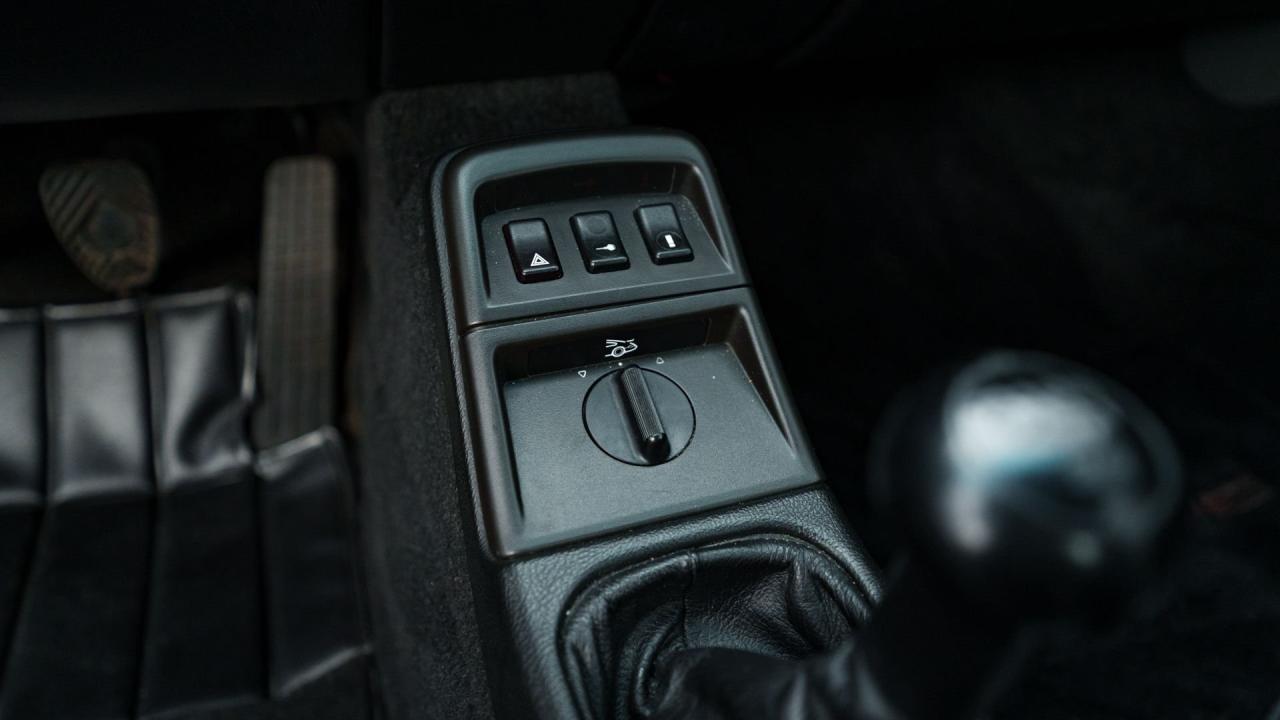 1990 Porsche 911 Carrera 2 Coupe