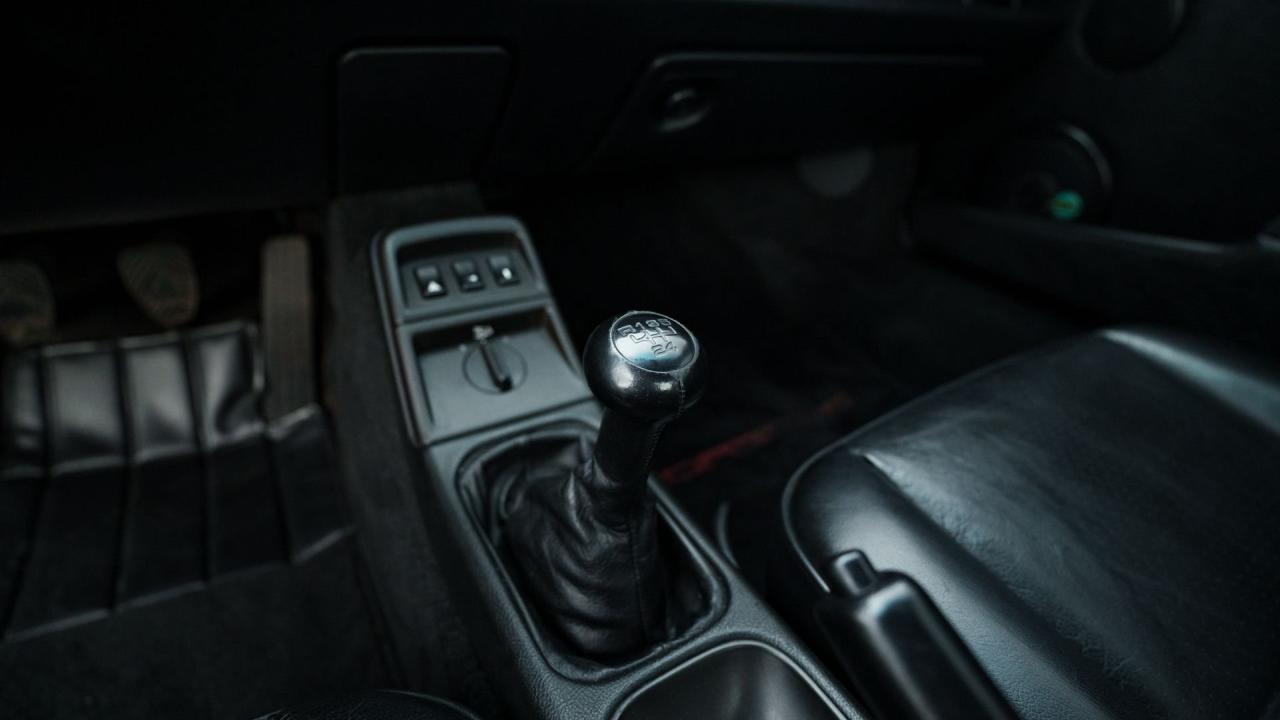 1990 Porsche 911 Carrera 2 Coupe