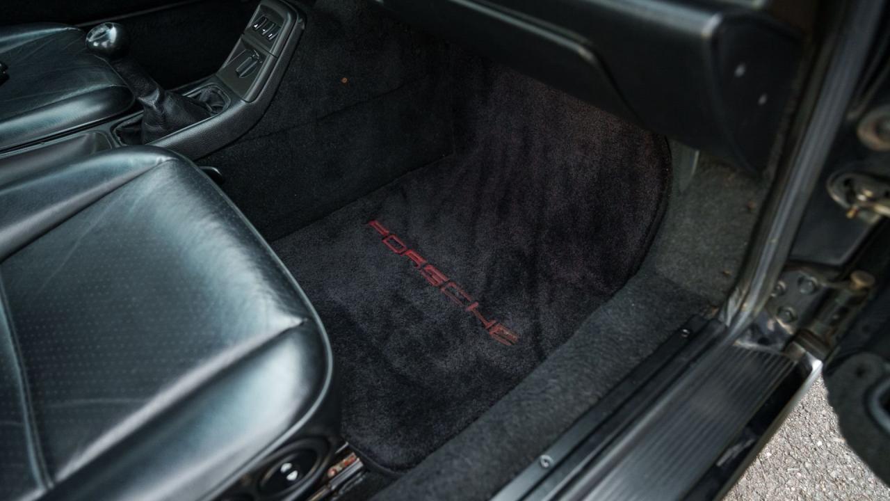 1990 Porsche 911 Carrera 2 Coupe