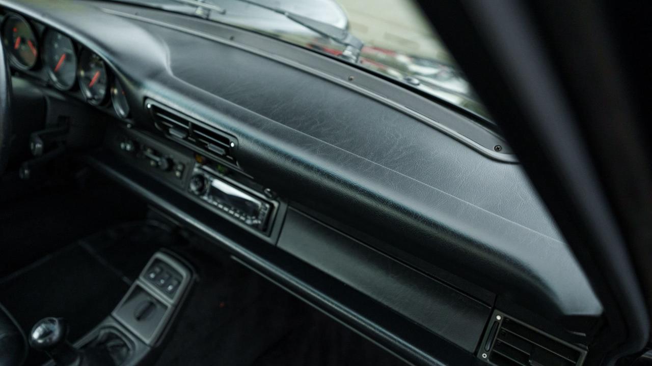 1990 Porsche 911 Carrera 2 Coupe