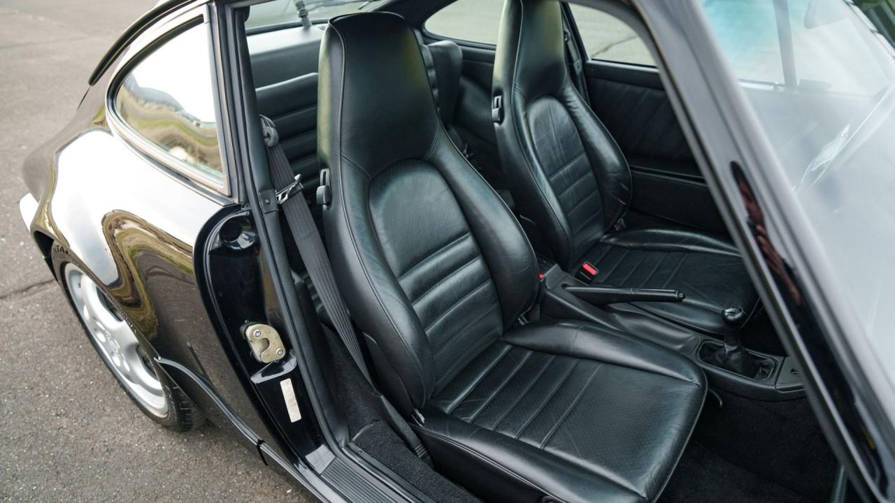 1990 Porsche 911 Carrera 2 Coupe