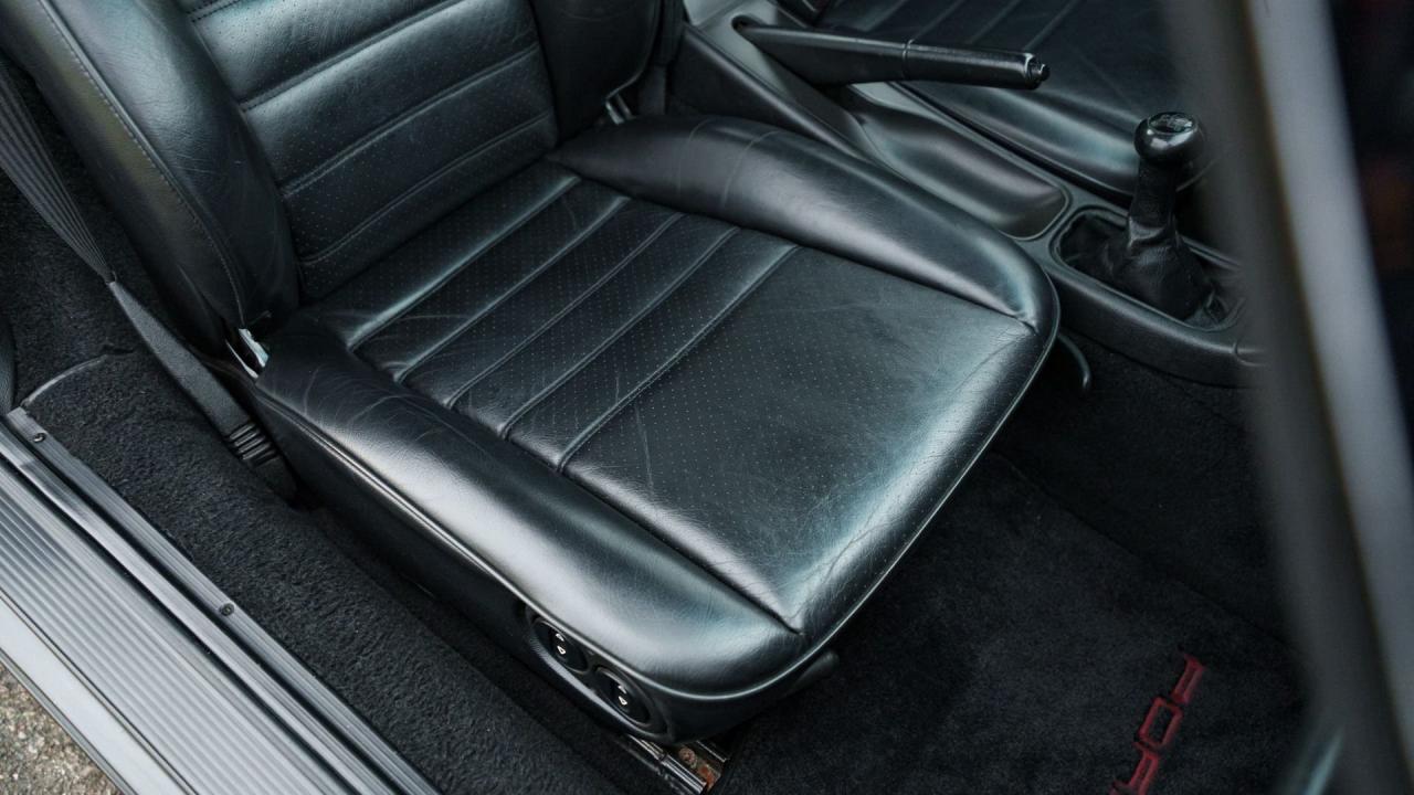 1990 Porsche 911 Carrera 2 Coupe