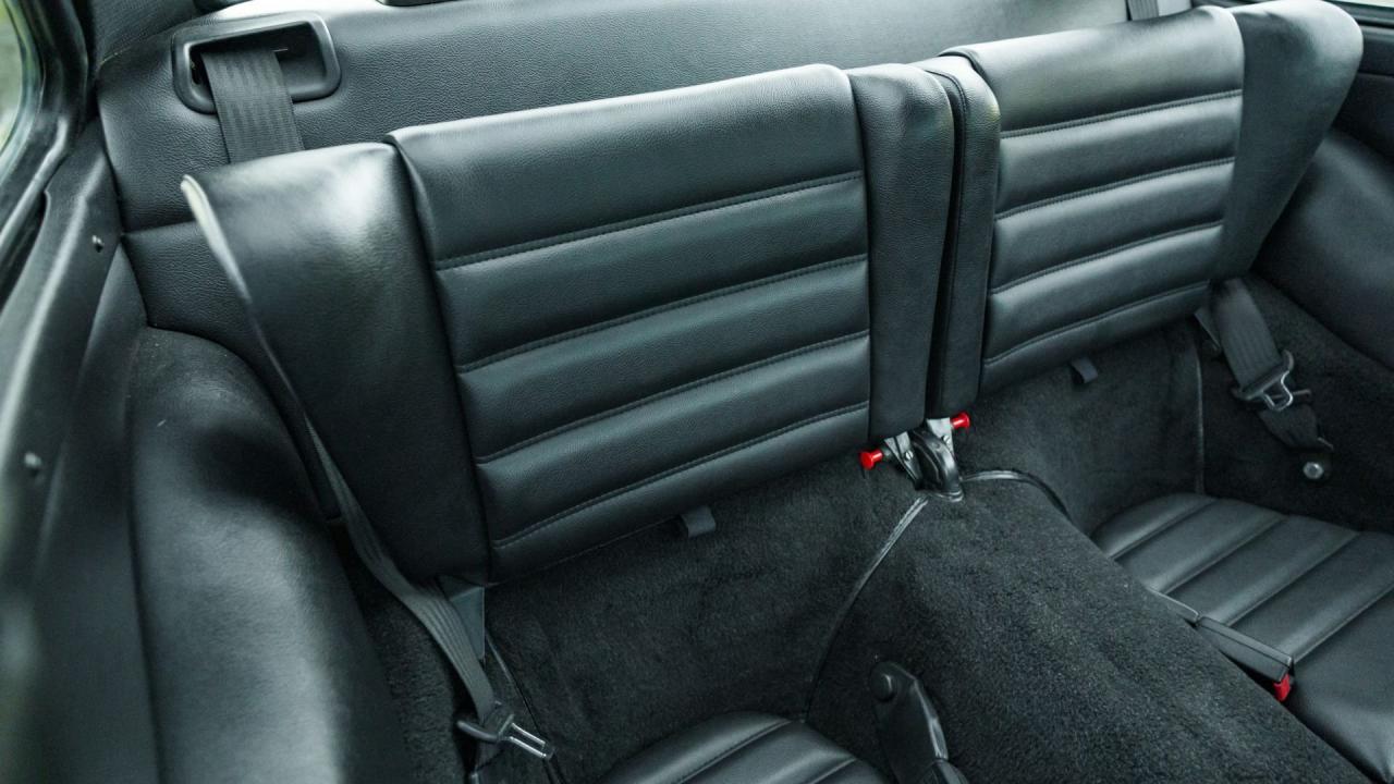 1990 Porsche 911 Carrera 2 Coupe