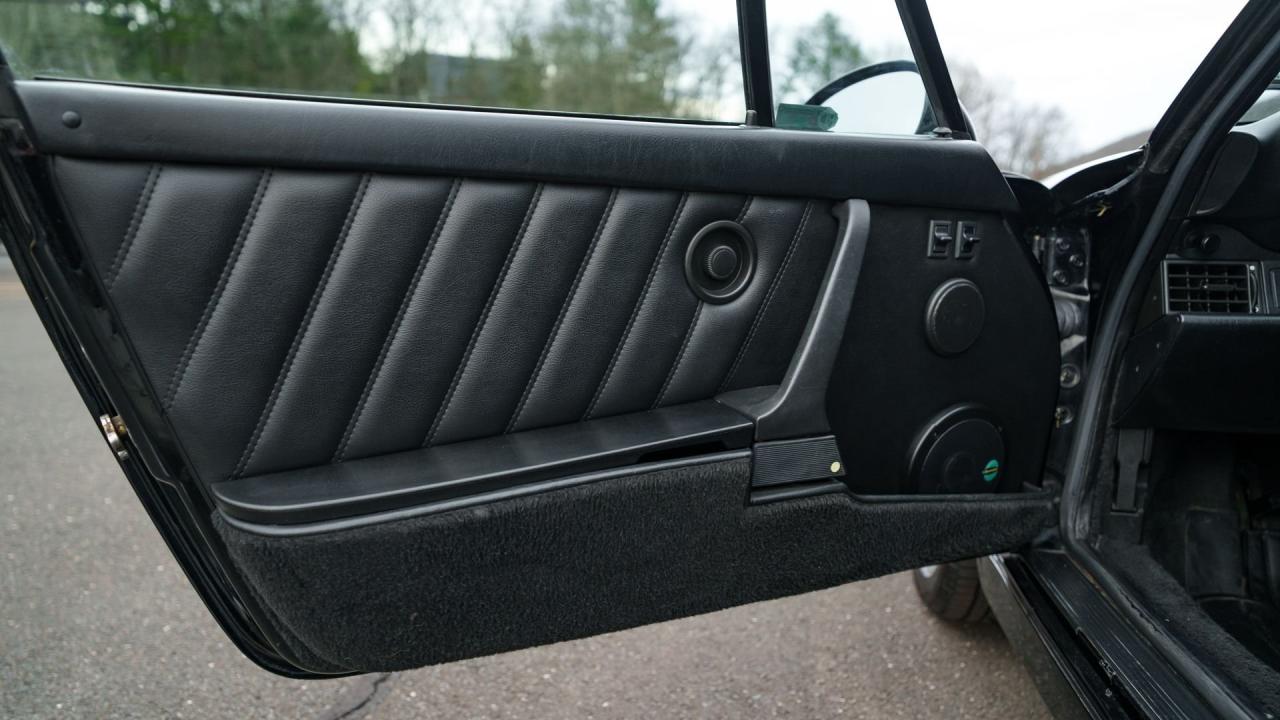 1990 Porsche 911 Carrera 2 Coupe