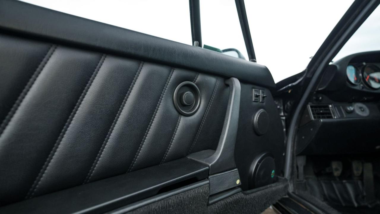 1990 Porsche 911 Carrera 2 Coupe