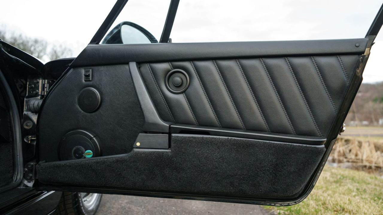 1990 Porsche 911 Carrera 2 Coupe