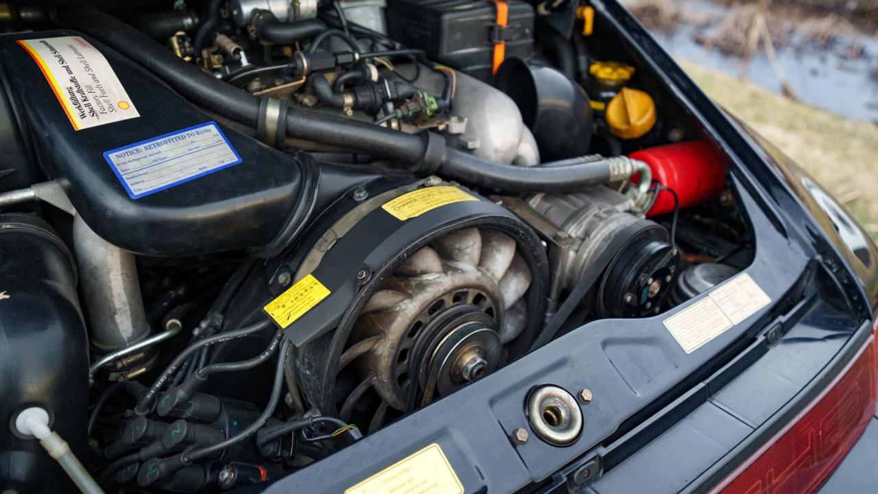 1990 Porsche 911 Carrera 2 Coupe