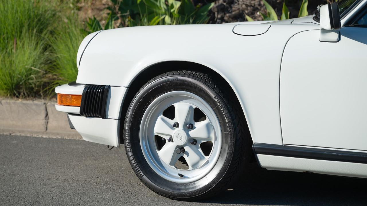 1984 Porsche 911 Carrera Cabriolet