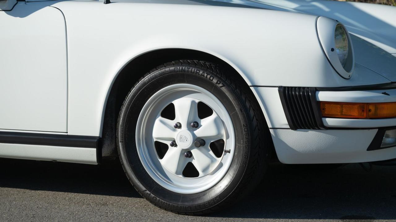 1984 Porsche 911 Carrera Cabriolet