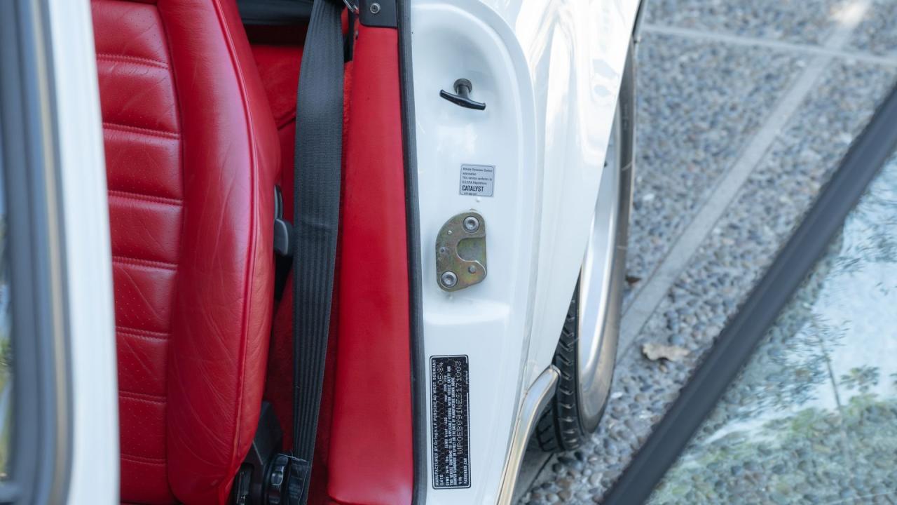 1984 Porsche 911 Carrera Cabriolet