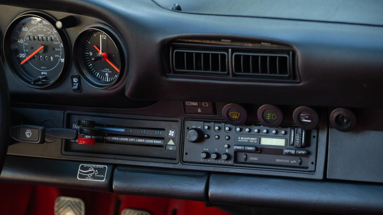 1984 Porsche 911 Carrera Cabriolet