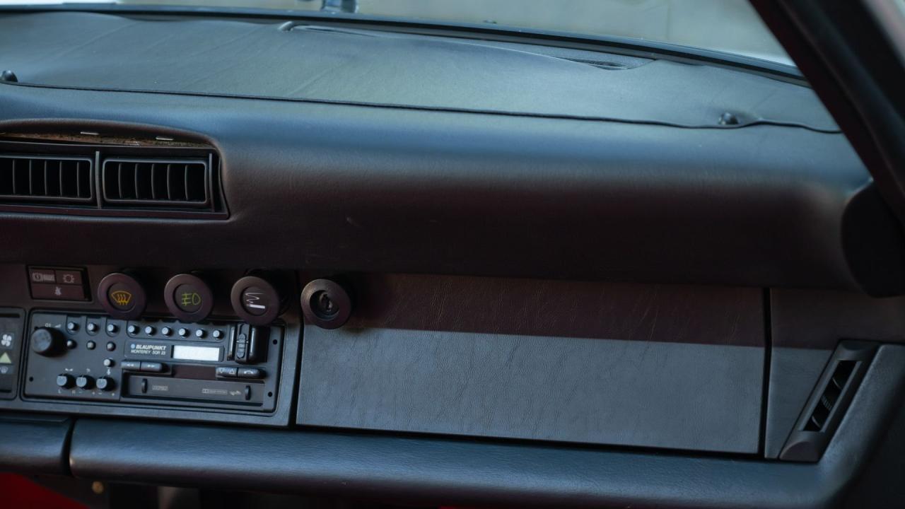 1984 Porsche 911 Carrera Cabriolet