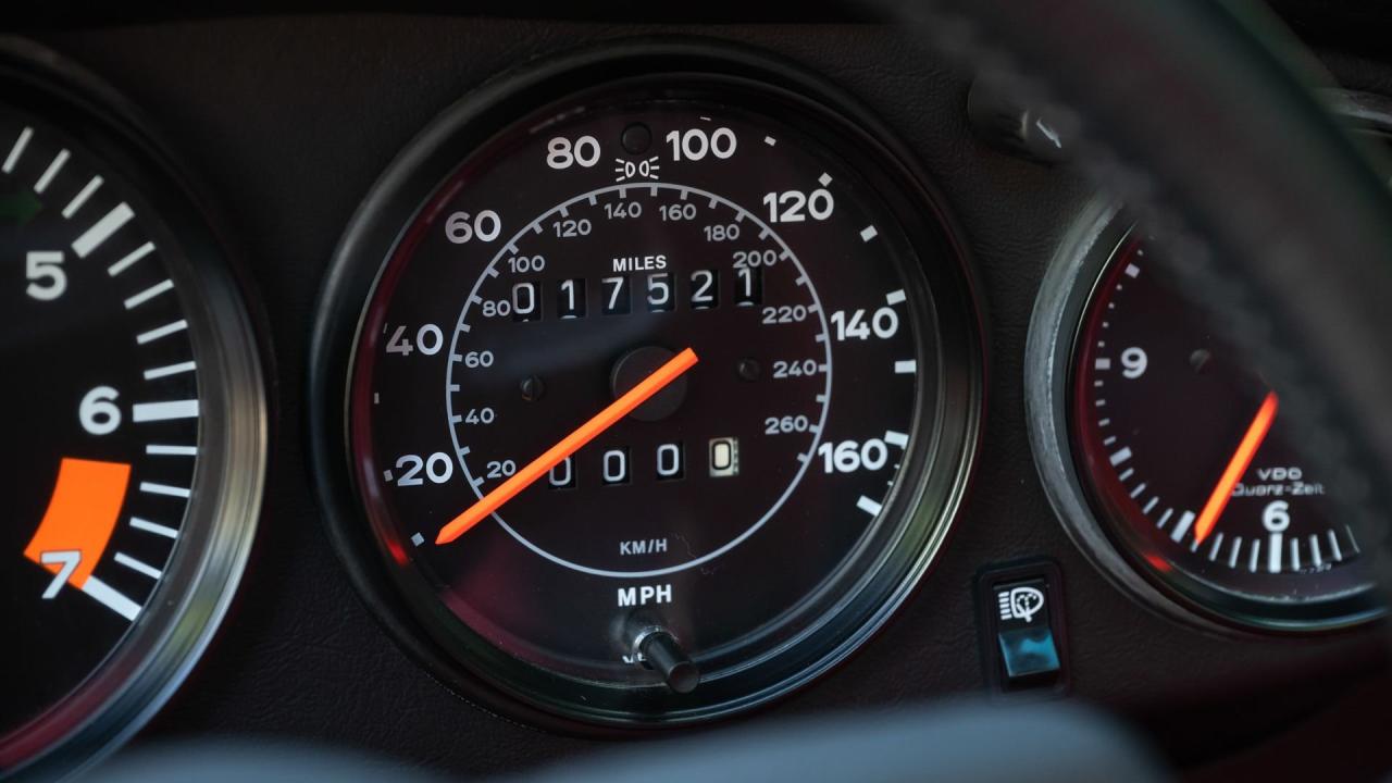 1984 Porsche 911 Carrera Cabriolet
