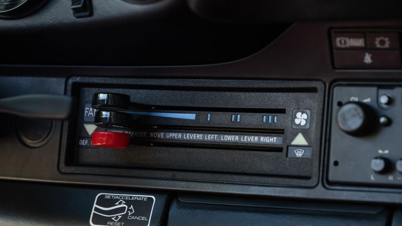 1984 Porsche 911 Carrera Cabriolet