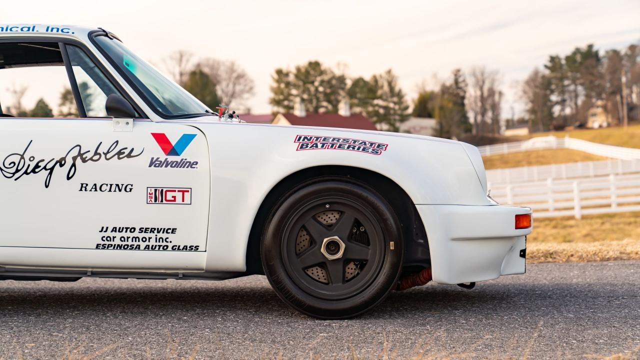 1975 Porsche 911 Carrera RSR Tribute