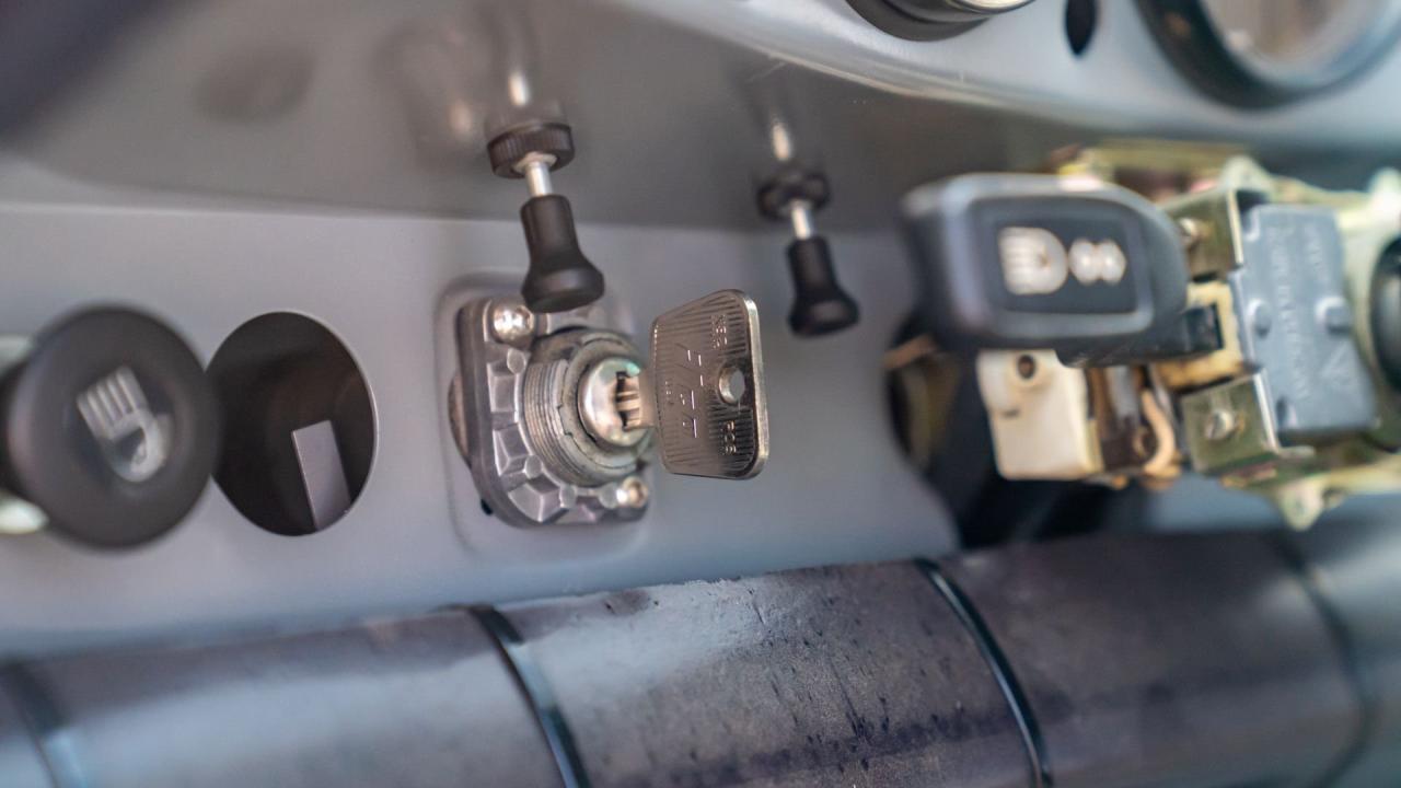 1975 Porsche 911 Carrera RSR Tribute