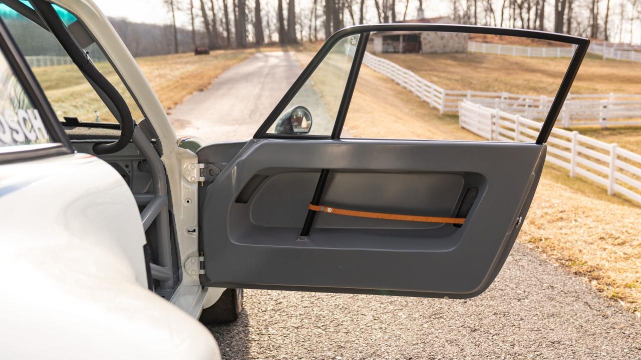 1975 Porsche 911 Carrera RSR Tribute