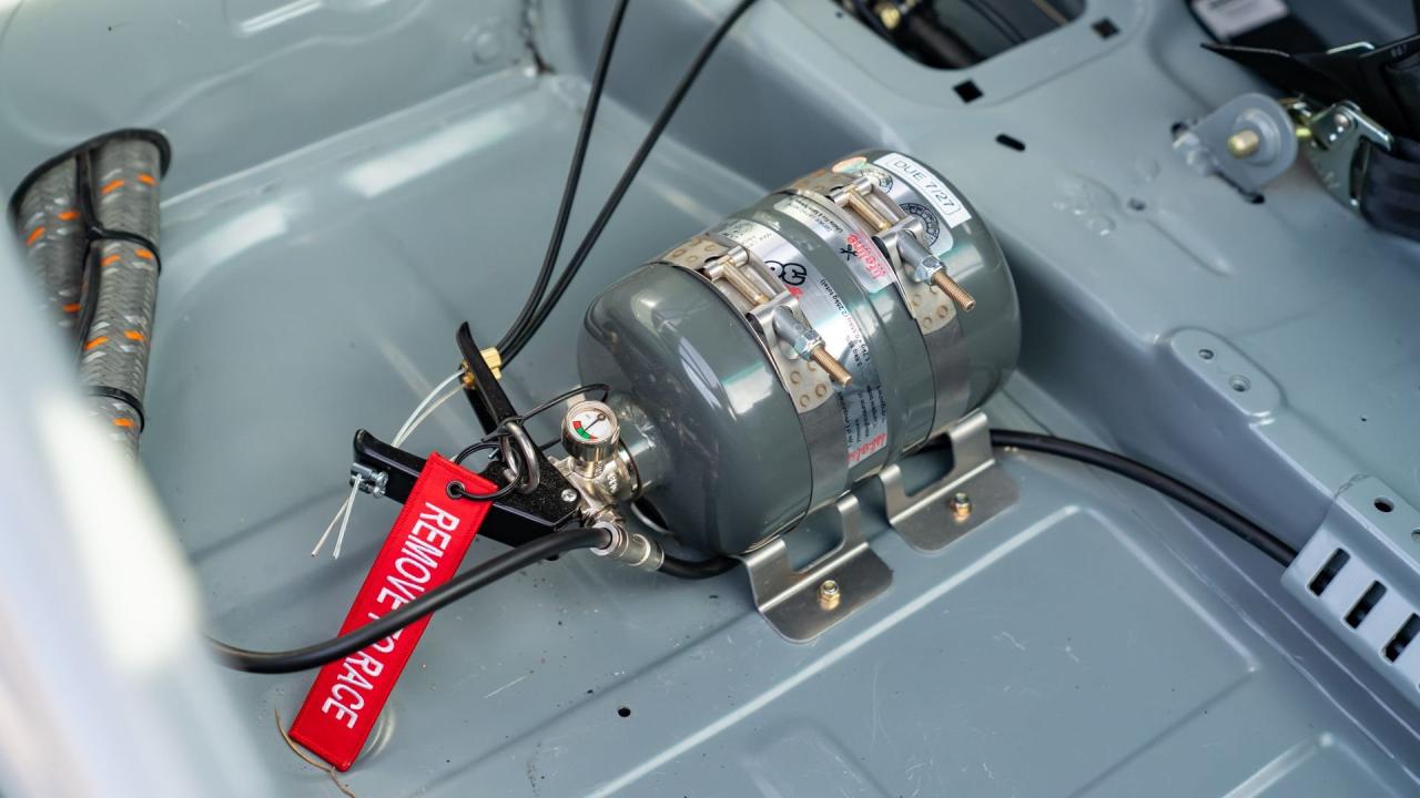 1975 Porsche 911 Carrera RSR Tribute