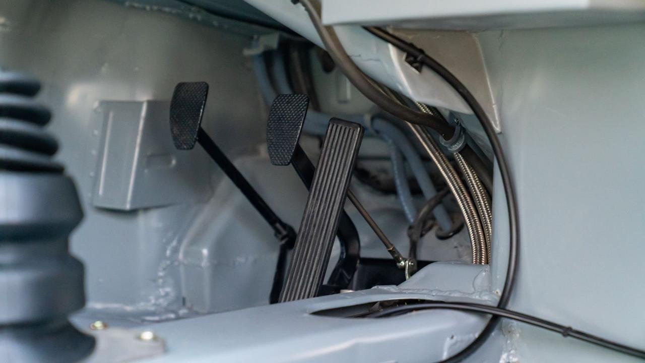 1975 Porsche 911 Carrera RSR Tribute