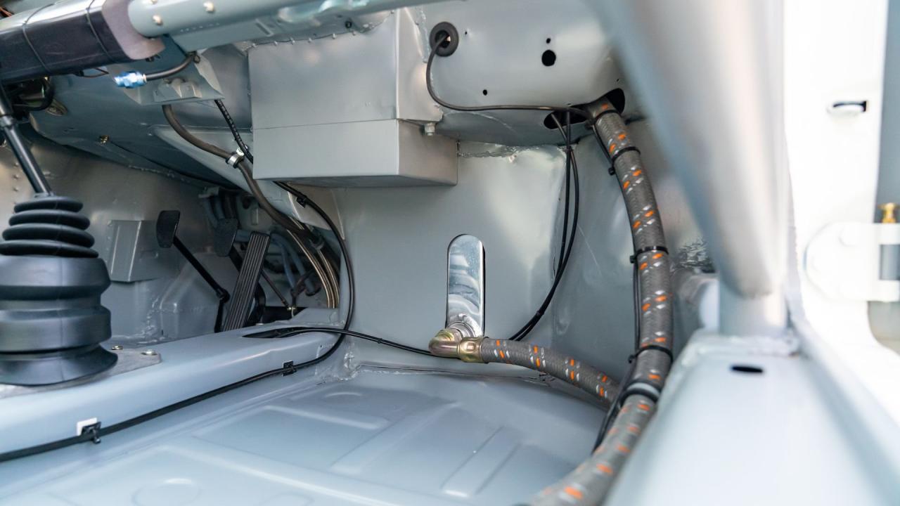 1975 Porsche 911 Carrera RSR Tribute