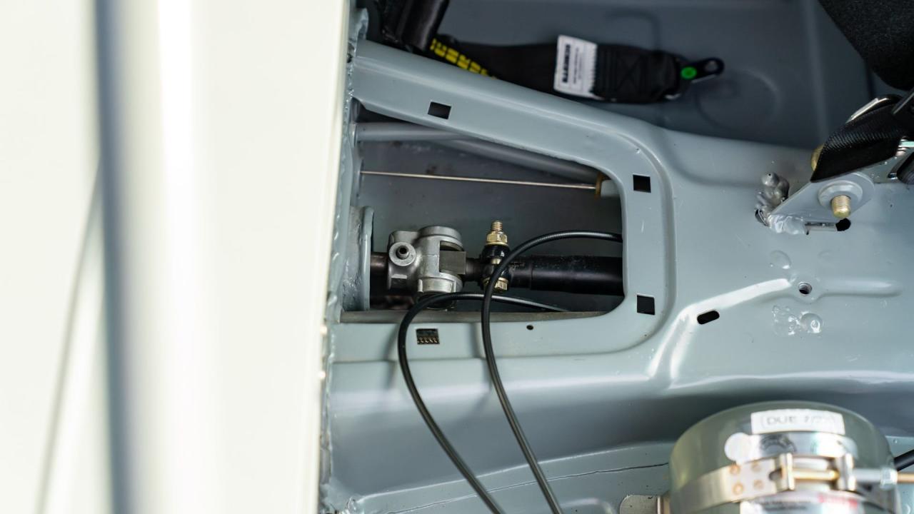 1975 Porsche 911 Carrera RSR Tribute