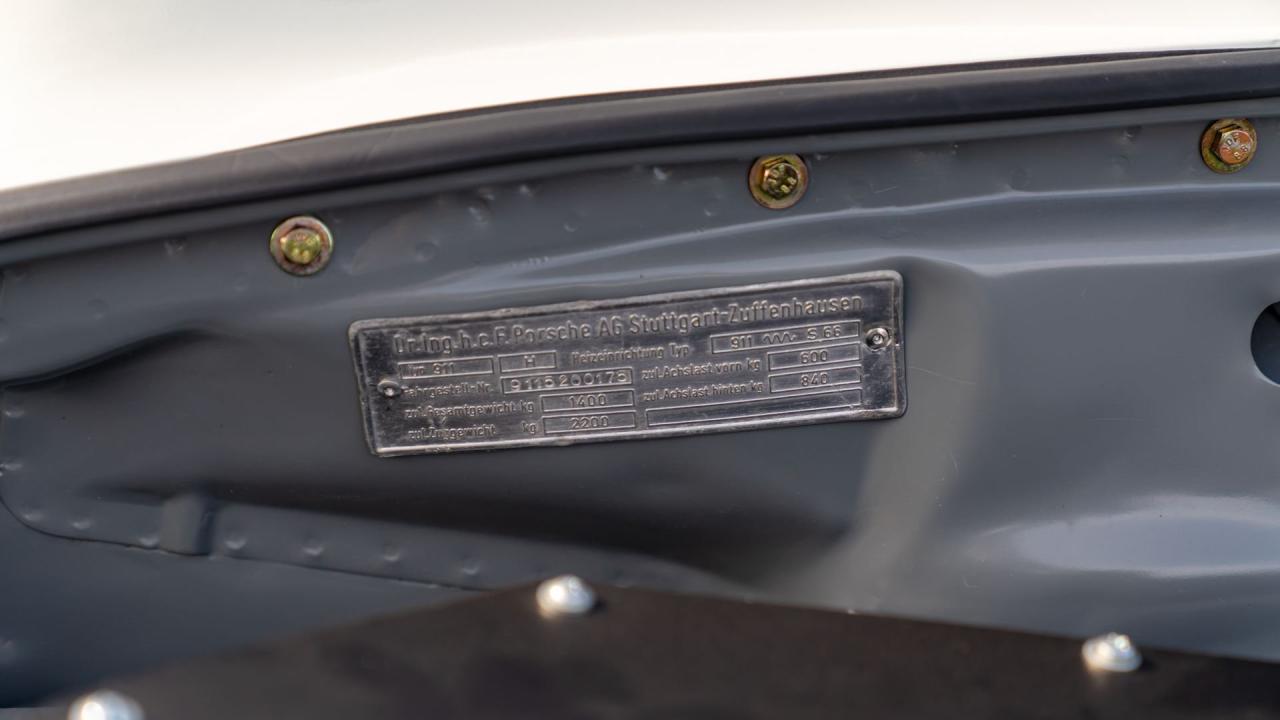 1975 Porsche 911 Carrera RSR Tribute