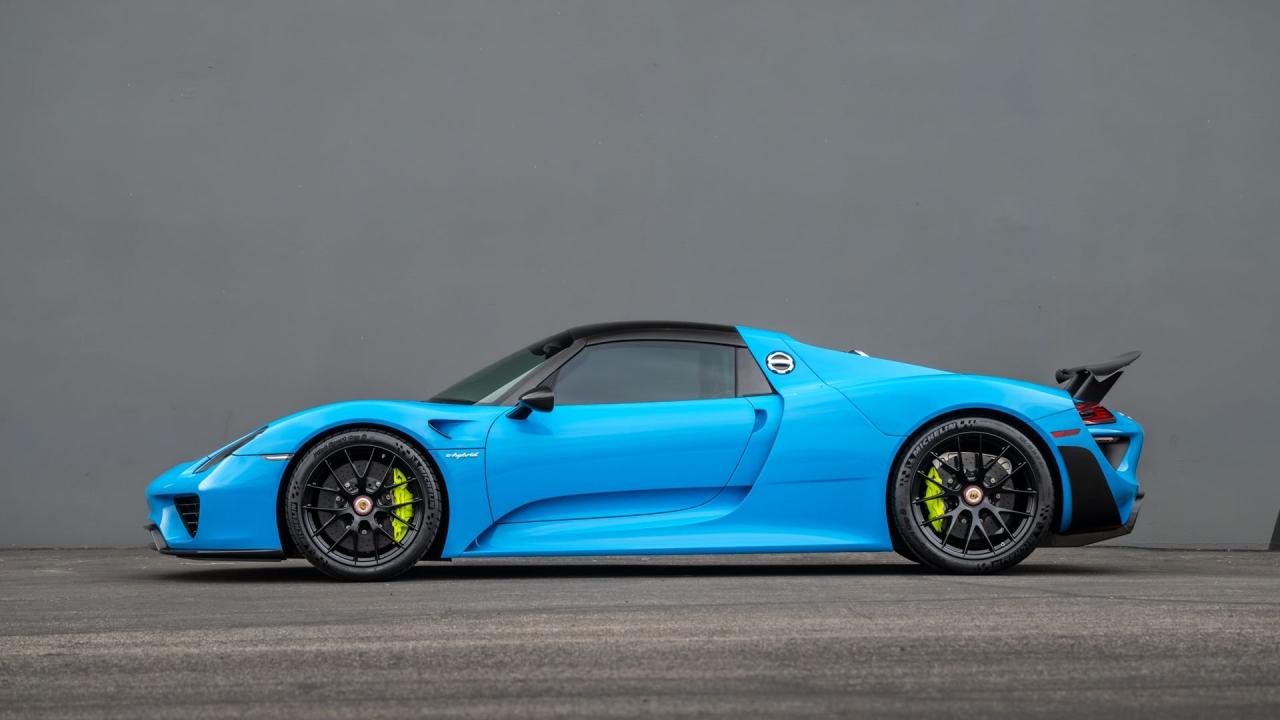 2015 Porsche 918 Spyder Weissach Package