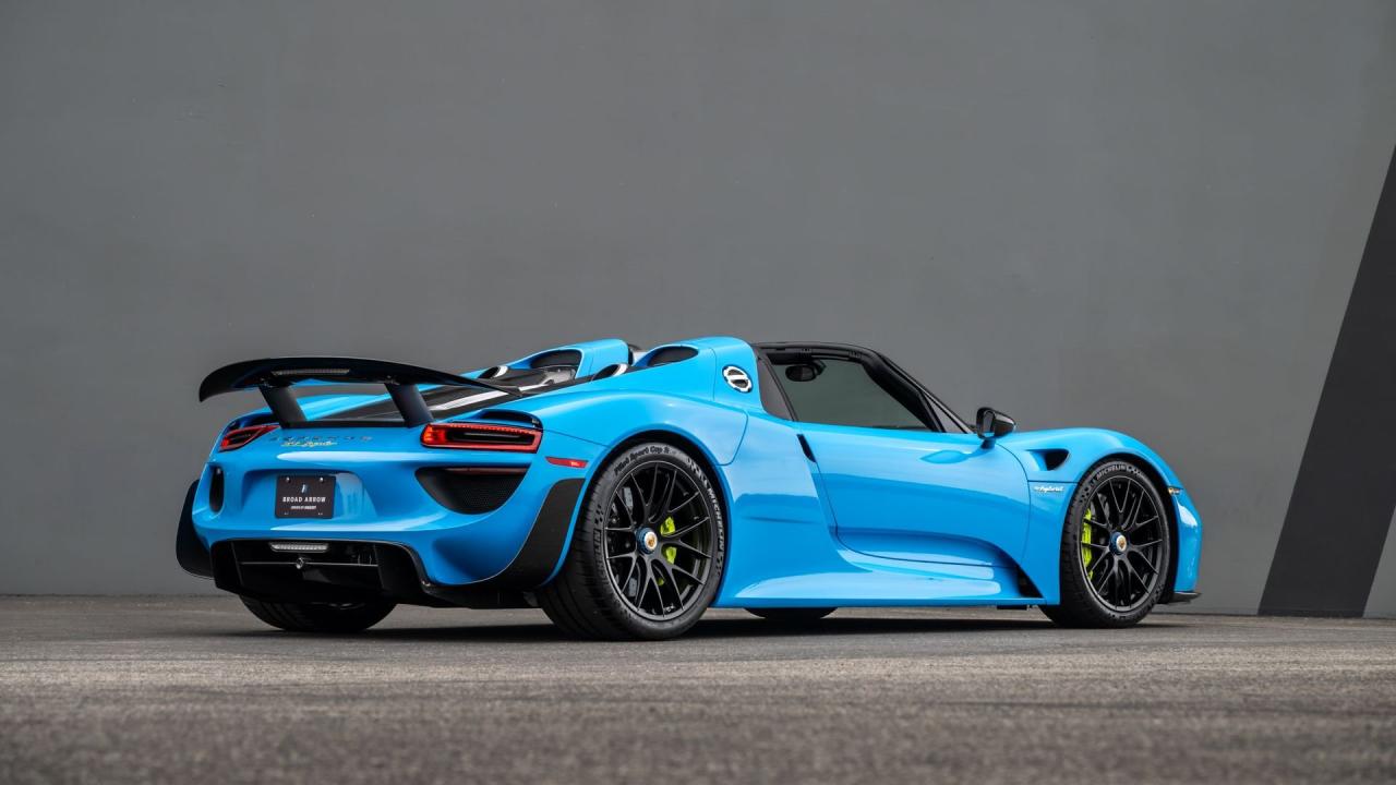 2015 Porsche 918 Spyder Weissach Package