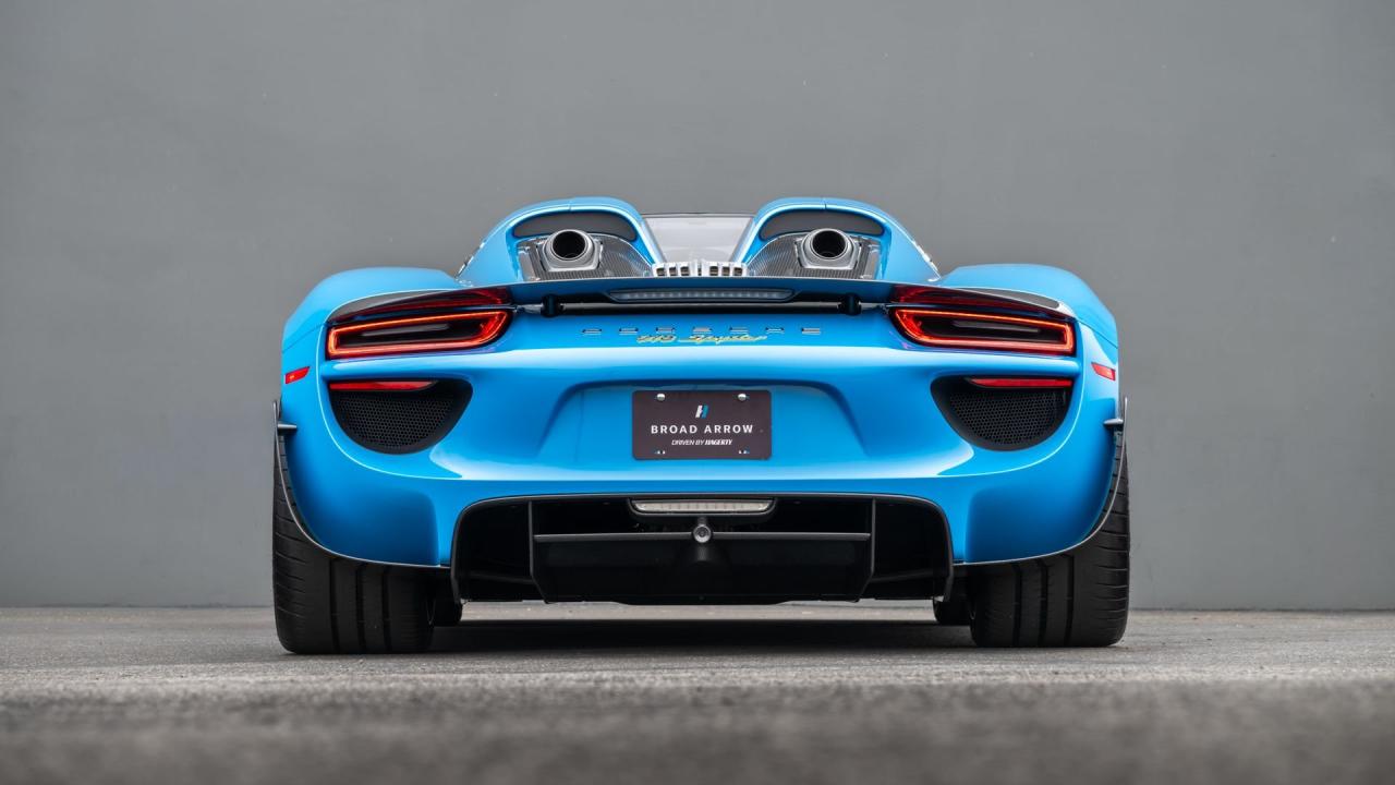 2015 Porsche 918 Spyder Weissach Package