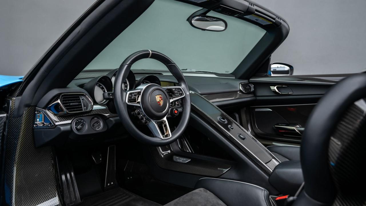 2015 Porsche 918 Spyder Weissach Package