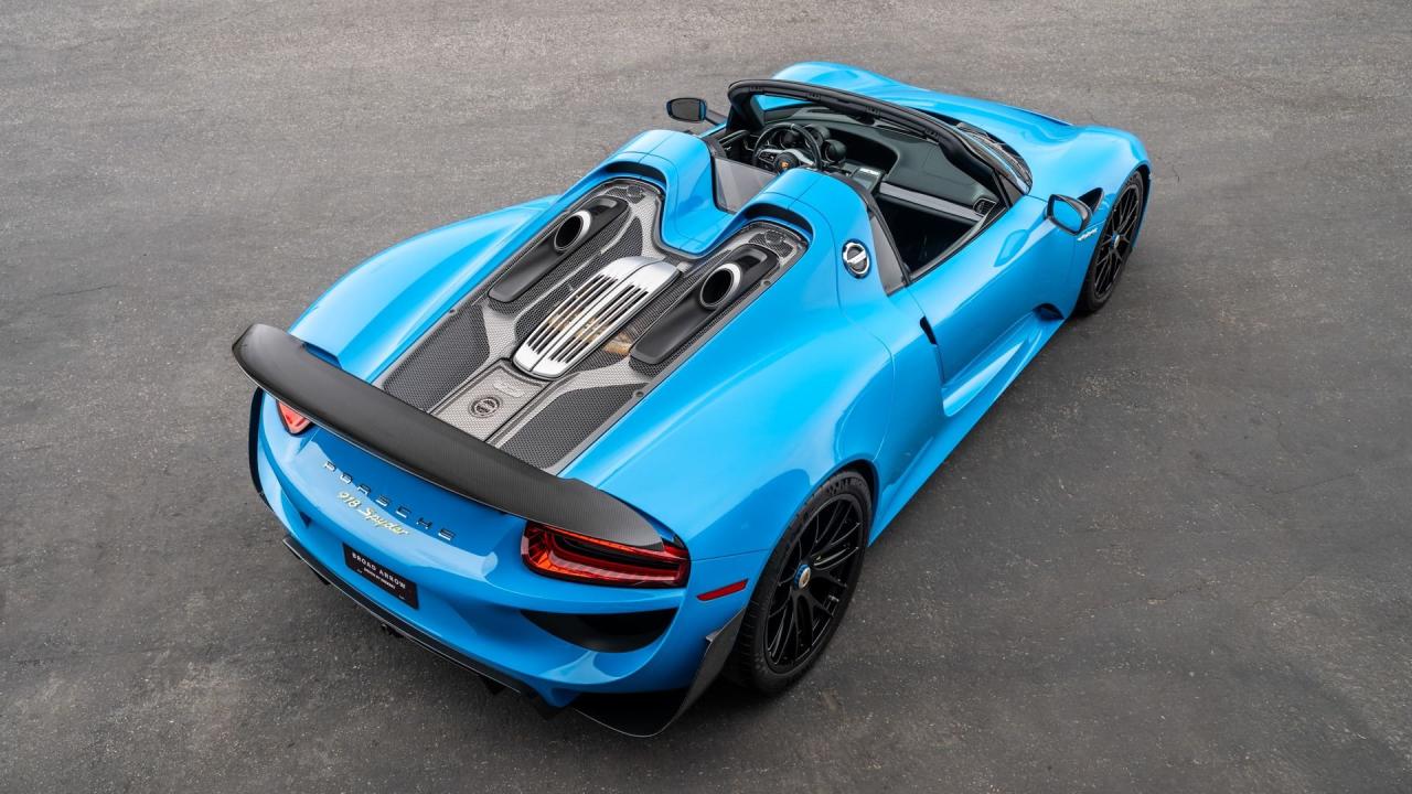 2015 Porsche 918 Spyder Weissach Package