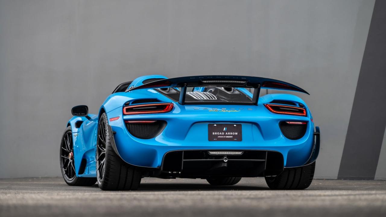 2015 Porsche 918 Spyder Weissach Package