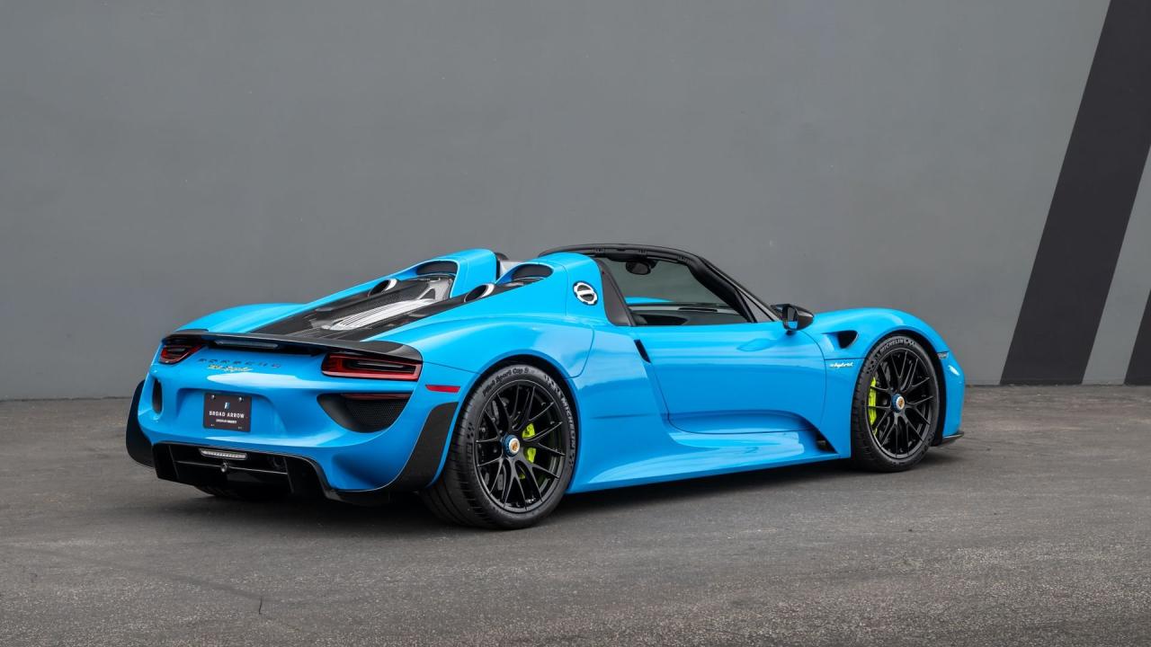 2015 Porsche 918 Spyder Weissach Package