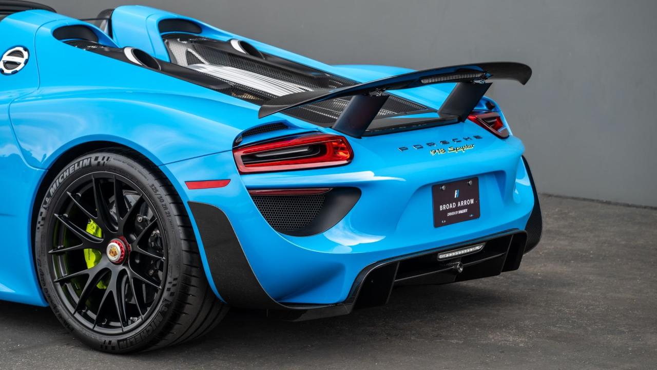 2015 Porsche 918 Spyder Weissach Package