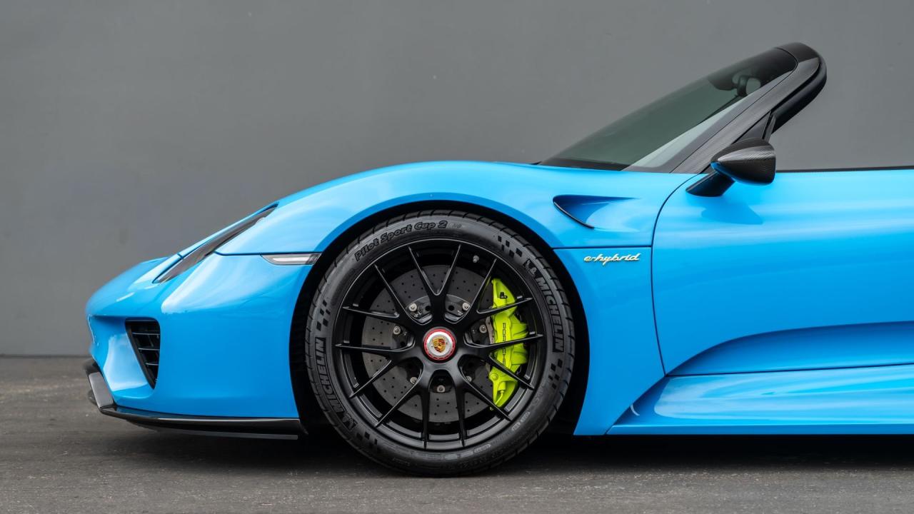 2015 Porsche 918 Spyder Weissach Package