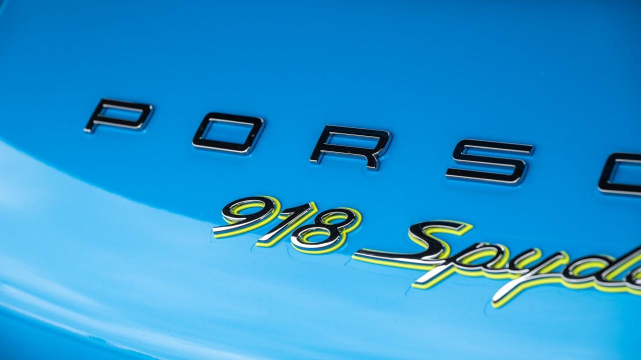 2015 Porsche 918 Spyder Weissach Package