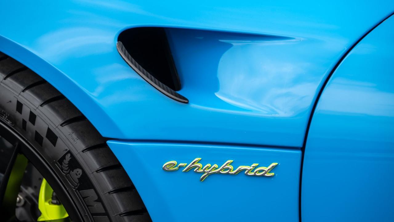 2015 Porsche 918 Spyder Weissach Package