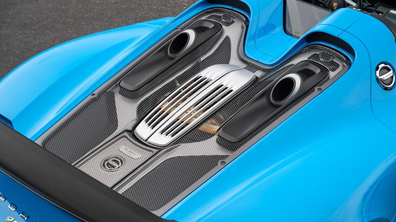 2015 Porsche 918 Spyder Weissach Package